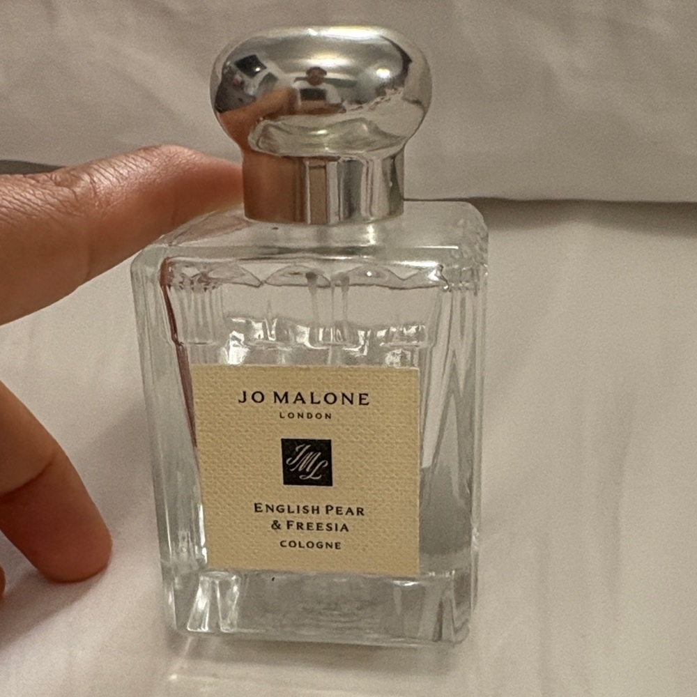 Jo Malone English Pear & Freesia with Silver Cap